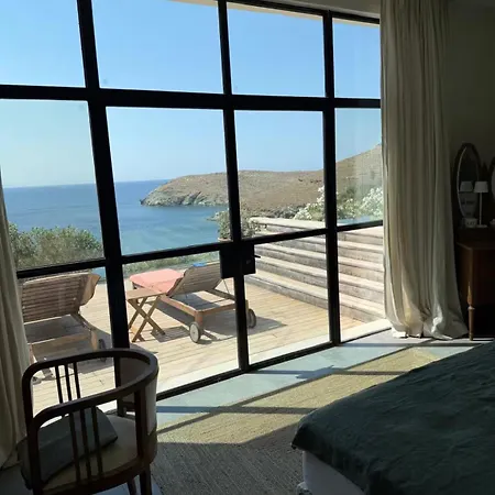 Lavrentios Vila Peratáta