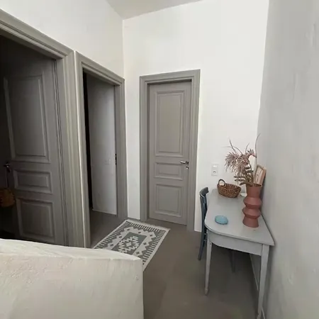 Lavrentios Villa Peratata