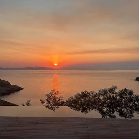 Vila Lavrentios Peratáta