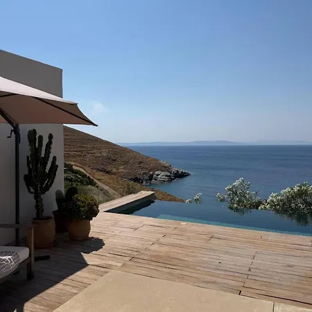 Villa Lavrentios Peratata